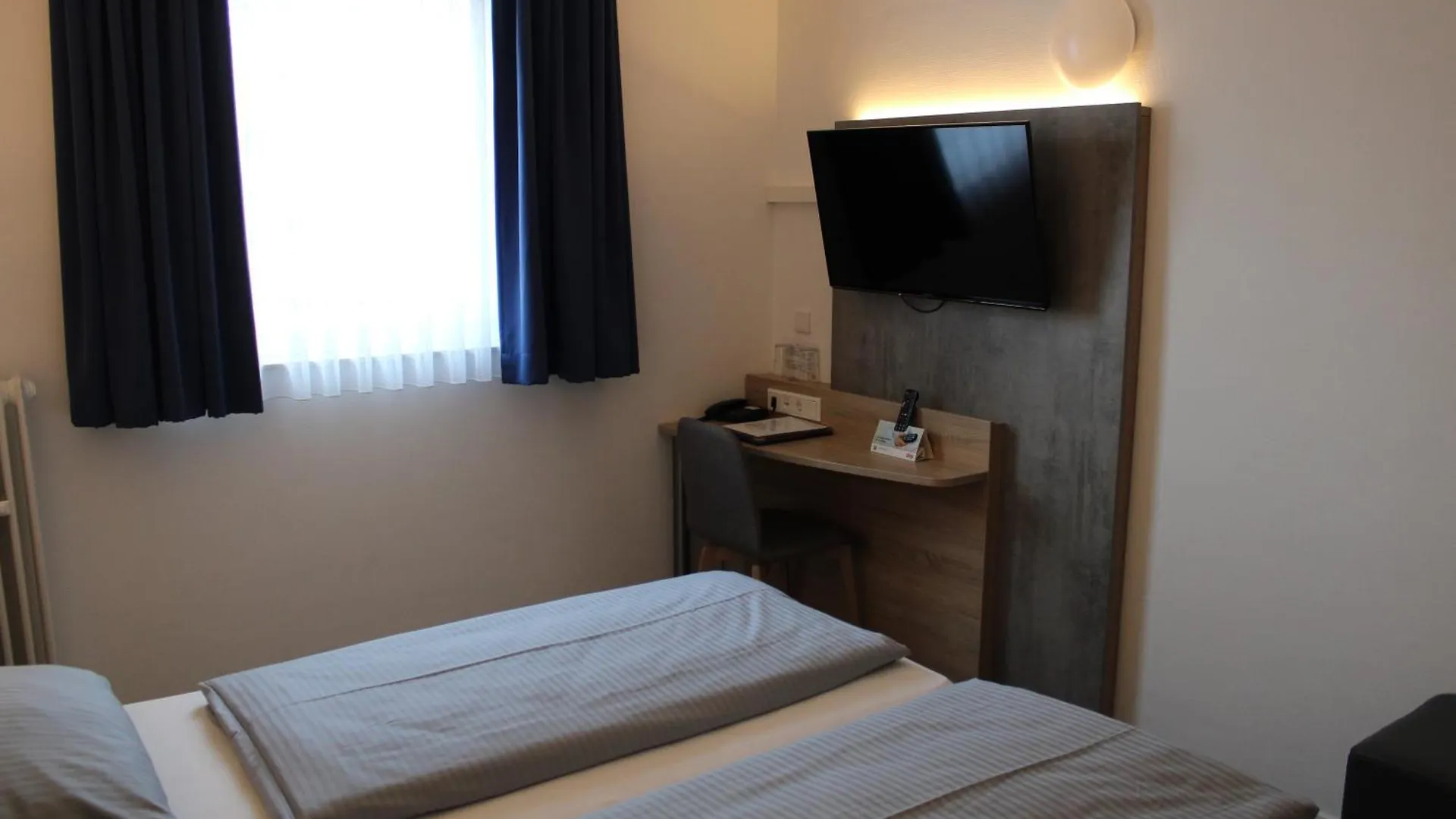 Hotel Am Vogelsanger Weg Dusseldorf 3*,